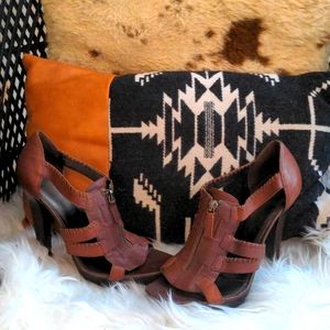 Jessica Simpson heels